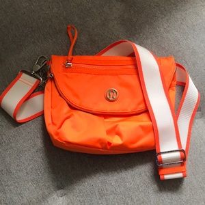 Lululemon festival bag